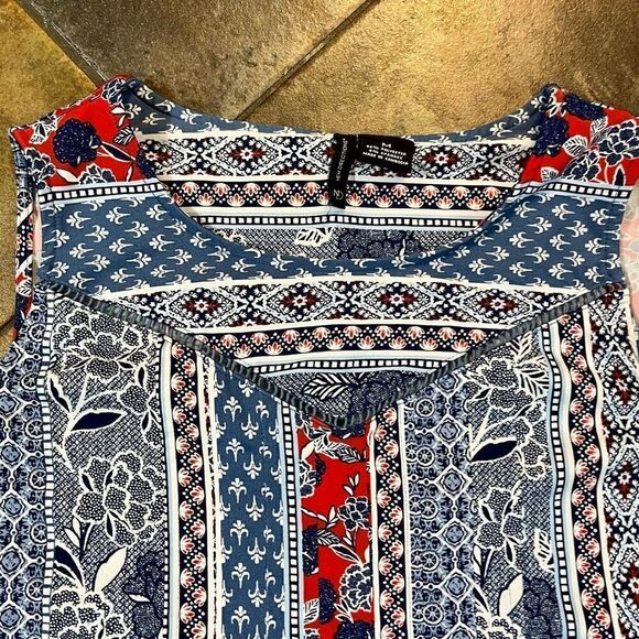 New Directions Floral Sleeveless Blouse Medium - Picture 5 of 9